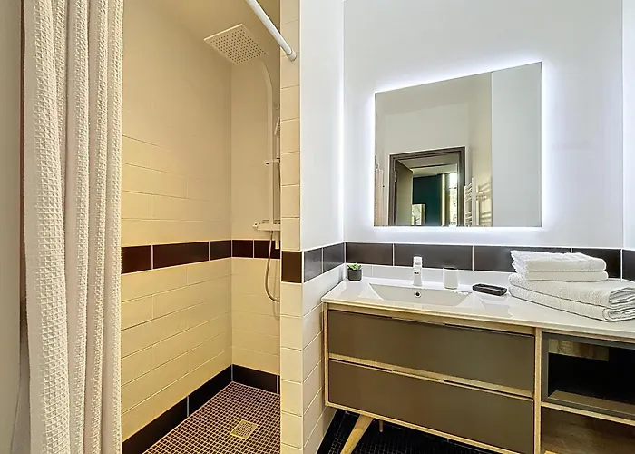 Le Salon - Calme Et * 엑스레뱅