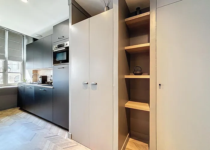 Le Salon - Calme Et * 엑스레뱅